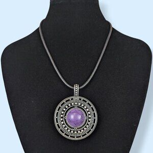 Premier Designs Reversible Byzantine Pendant Necklace